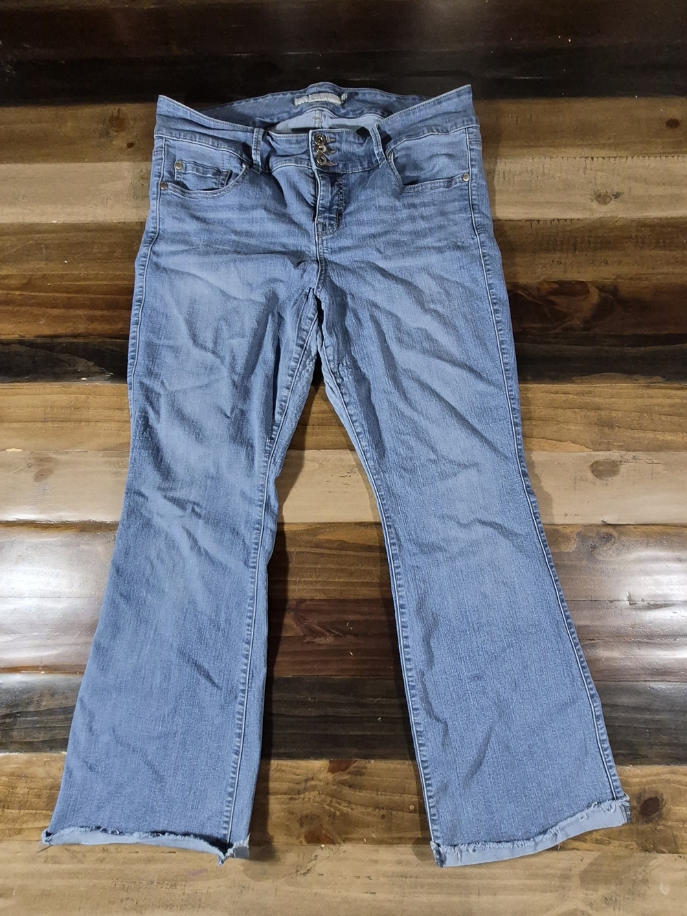 Torrid First at Fit Womens 18R High Rise Bootcut Jeans Light Wash Stretch RawHem